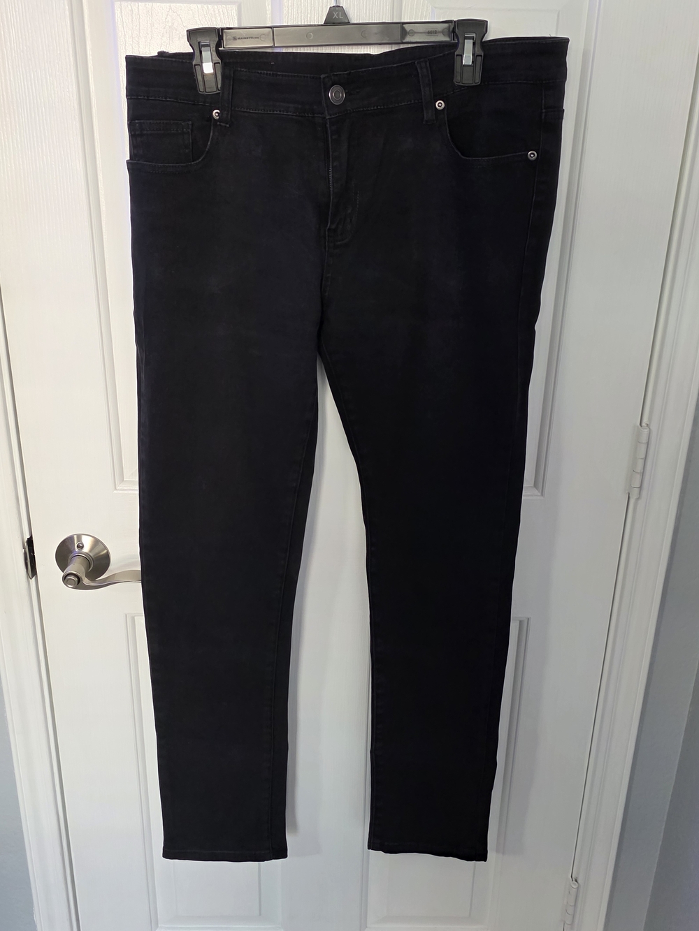 Black Women's Skinny Jeans - Classic Everyday Fit